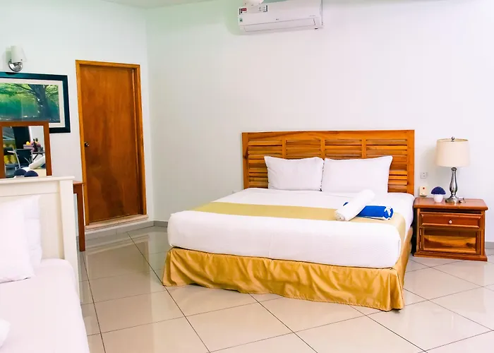 Hotel Scarlette 3*