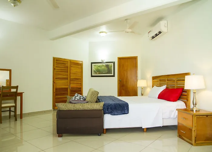 Hotel Scarlette 3*